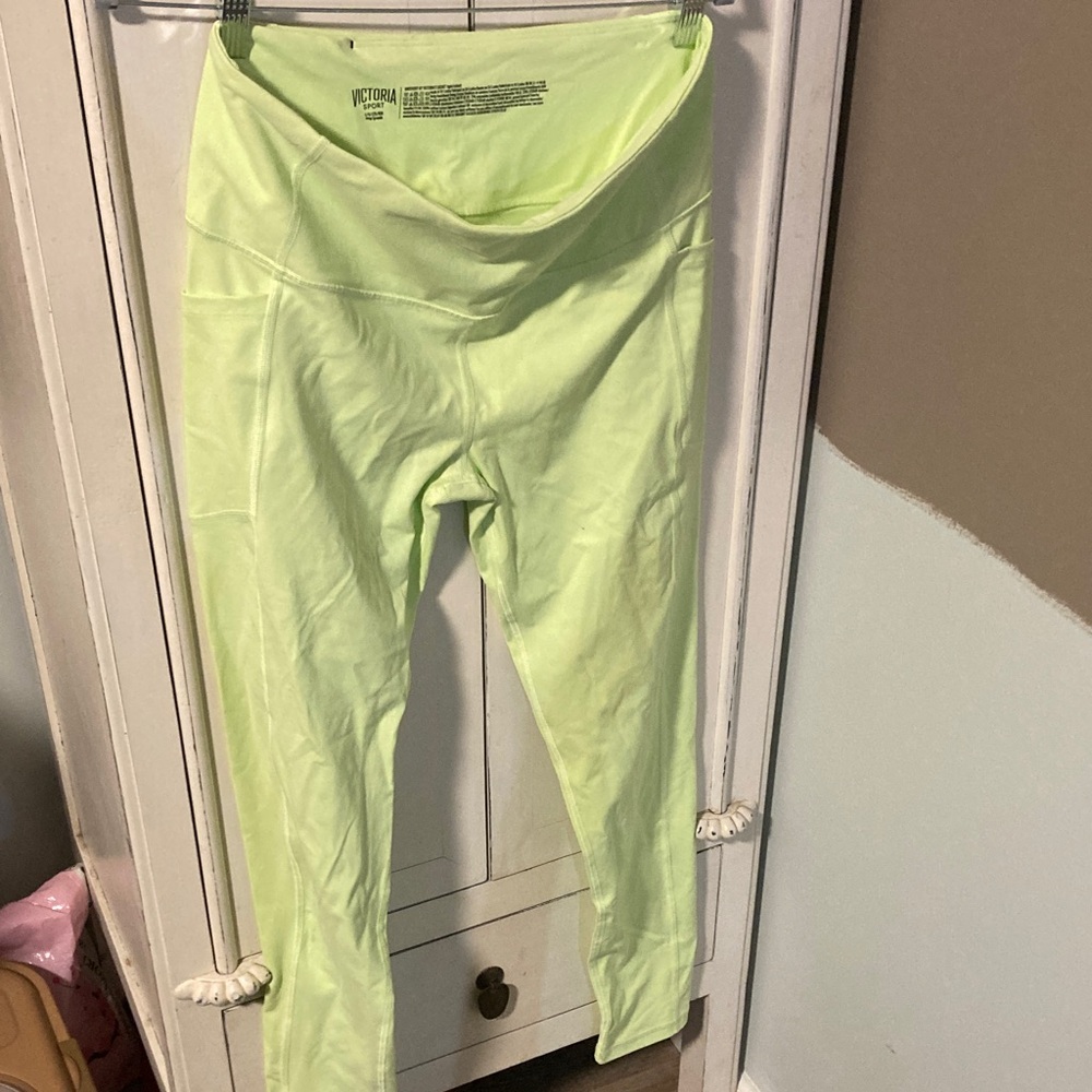 Victoria sport women’s large Leggings in Lime Green